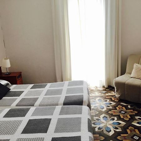 Hostal Eixample Barcelona Bilik gambar