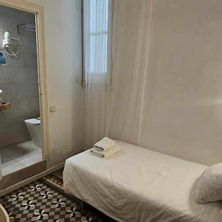 Hostal Eixample Barcelona Luaran gambar
