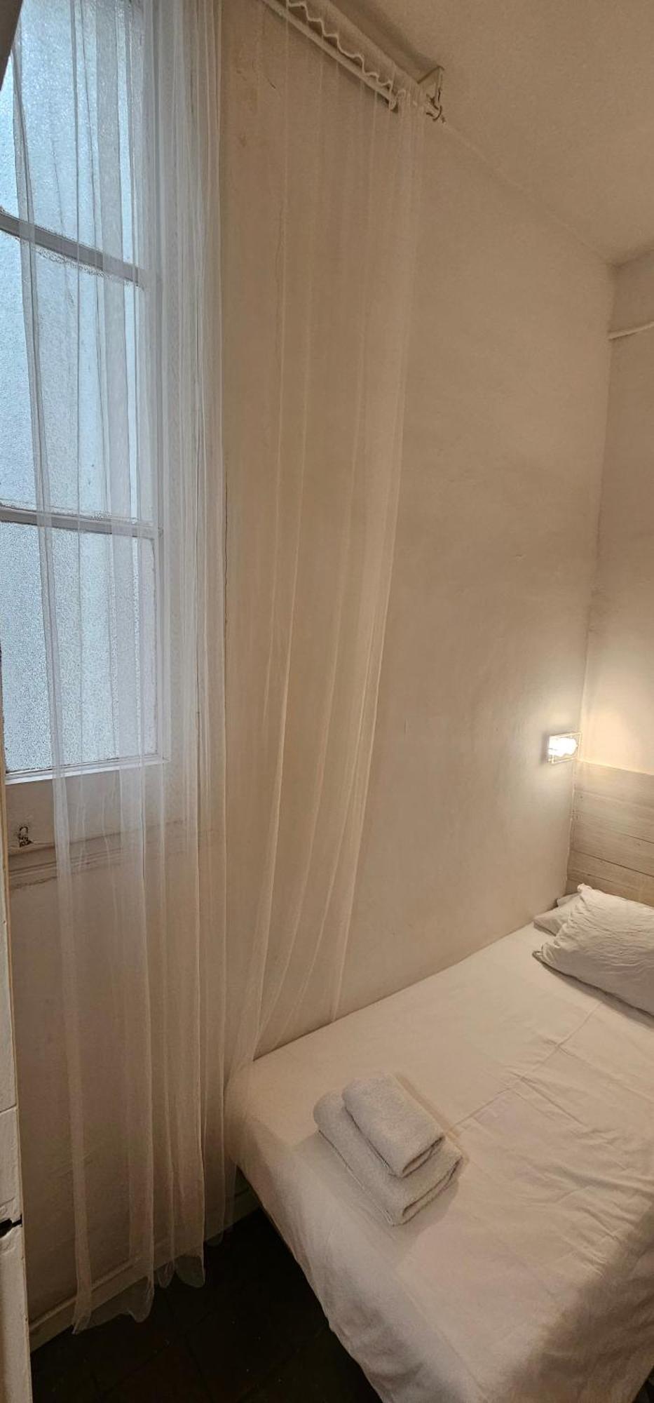 Hostal Eixample Barcelona Luaran gambar